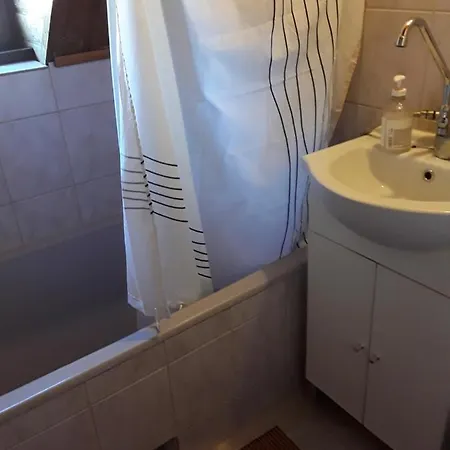 Tunnel Family Apartmanhaz