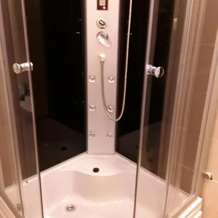 Tunnel Family Apartmanhaz Aparthotel Pecs